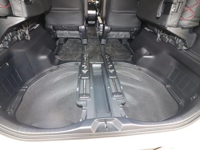 アルファード ２．５Ｓ　タイプゴールドＩＩ　セーフティセンス　９インチディスプレイオーディオナビ　フルセグ　バックカメラ　後席モニター　電動バックドア　両側電動スライドドア　ＥＴＣ２．０車載器　ＬＥＤヘッドライト（17枚目）