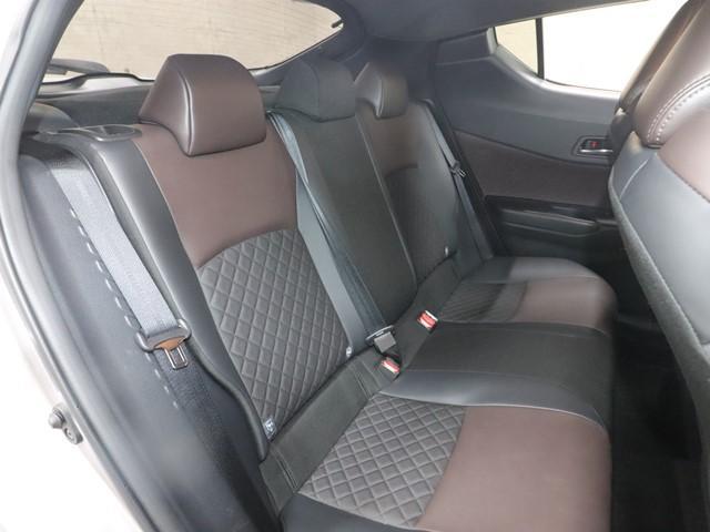 Ｃ－ＨＲ Ｇ　セーフティセンス　９インチナビ　フルセグ　バックカメラ　ＥＴＣ２．０車載器　ＬＥＤヘッドランプ　スマートキー　ブラインドスポットモニター（7枚目）