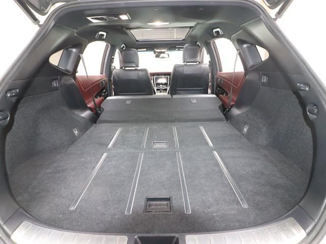 ハリアー プレミアム　セーフティセンス　９インチナビ　フルセグ　バックカメラ　サンルーフ　電動バックドア　ＥＴＣ２．０車載器　ＬＥＤヘッドランプ　スマートキー　アイドリングストップ（16枚目）