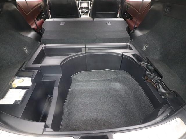 ハリアー プレミアム　セーフティセンス　９インチナビ　フルセグ　バックカメラ　サンルーフ　電動バックドア　ＥＴＣ２．０車載器　ＬＥＤヘッドランプ　スマートキー　アイドリングストップ（18枚目）