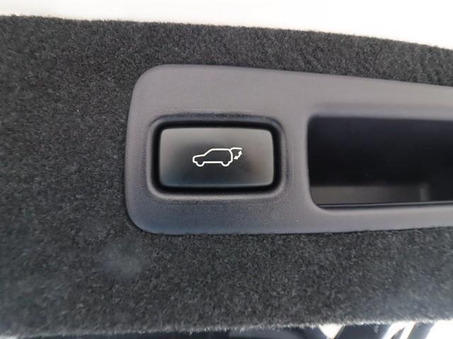 ハリアー プレミアム　セーフティセンス　９インチナビ　フルセグ　バックカメラ　サンルーフ　電動バックドア　ＥＴＣ２．０車載器　ＬＥＤヘッドランプ　スマートキー　アイドリングストップ（19枚目）