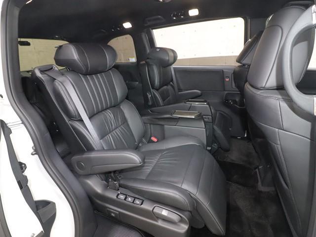 オデッセイハイブリッド ｅ：ＨＥＶアブソルート・ＥＸブラックエディション　ワンオーナー　禁煙車　全方位モニター　両側電動スライド　電動リアゲート　フルセグ　ＬＥＤヘッドランプ　スマートキー　電動シート　ＥＴＣ　コーナーセンサー　置くだけ充電　ブラインドスポットモニター（7枚目）