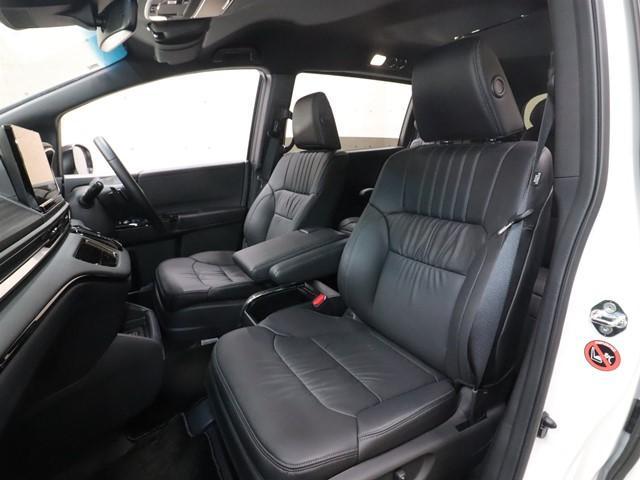 オデッセイハイブリッド ｅ：ＨＥＶアブソルート・ＥＸブラックエディション　ワンオーナー　禁煙車　全方位モニター　両側電動スライド　電動リアゲート　フルセグ　ＬＥＤヘッドランプ　スマートキー　電動シート　ＥＴＣ　コーナーセンサー　置くだけ充電　ブラインドスポットモニター（9枚目）