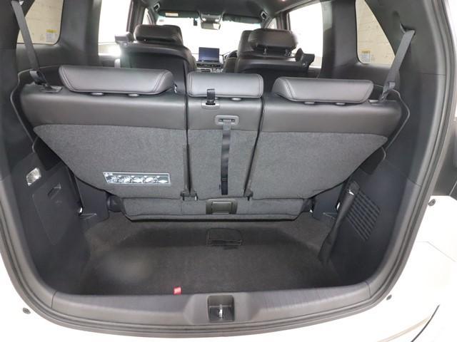 オデッセイハイブリッド ｅ：ＨＥＶアブソルート・ＥＸブラックエディション　ワンオーナー　禁煙車　全方位モニター　両側電動スライド　電動リアゲート　フルセグ　ＬＥＤヘッドランプ　スマートキー　電動シート　ＥＴＣ　コーナーセンサー　置くだけ充電　ブラインドスポットモニター（15枚目）