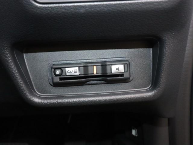 オデッセイハイブリッド ｅ：ＨＥＶアブソルート・ＥＸブラックエディション　ワンオーナー　禁煙車　全方位モニター　両側電動スライド　電動リアゲート　フルセグ　ＬＥＤヘッドランプ　スマートキー　電動シート　ＥＴＣ　コーナーセンサー　置くだけ充電　ブラインドスポットモニター（26枚目）