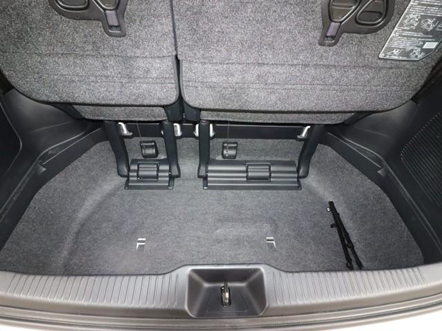 エスティマ アエラス　プレミアムエディション　７人乗り　８インチＨＤＤナビ　両側電動スライド　電動シート　フルセグ／ＤＶＤ／Ｂｌｕｅｔｏｏｔｈ　バックカメラ　ＥＴＣ　ＨＩＤヘッドライト　スマートキー　クルーズコントロール　後席オットマンシート（14枚目）