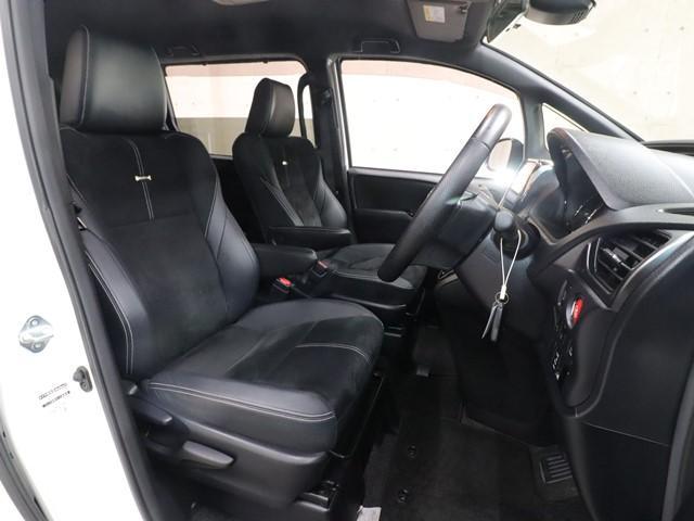 ヴォクシー ＺＳ　Ｇ’ｓ　７人乗り　１０インチメモリーナビ　片側電動スライド　衝突被害軽減システム　後席フリップダウンモニター　フルセグ　バックカメラ　ＥＴＣ　ＬＥＤヘッドランプ　スマートキー　アイドリングストップ　記録簿（5枚目）