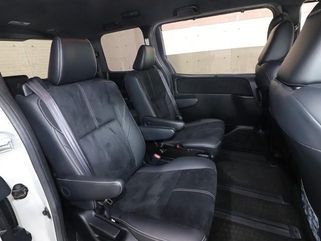 ヴォクシー ＺＳ　Ｇ’ｓ　７人乗り　１０インチメモリーナビ　片側電動スライド　衝突被害軽減システム　後席フリップダウンモニター　フルセグ　バックカメラ　ＥＴＣ　ＬＥＤヘッドランプ　スマートキー　アイドリングストップ　記録簿（7枚目）