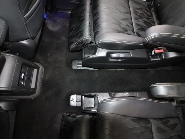 オデッセイハイブリッド ハイブリッドアブソルート・EXホンダセンシング 7人乗り メモリーナビ 両側電動スライド 衝突被害軽減システム フルセグ/Bluetooth 全方位カメラ LEDライト 電動シート シートヒーター 後席モニター 車線逸脱警報 コーナーセンサー(13枚目)