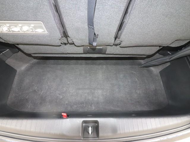 オデッセイハイブリッド ハイブリッドアブソルート・EXホンダセンシング 7人乗り メモリーナビ 両側電動スライド 衝突被害軽減システム フルセグ/Bluetooth 全方位カメラ LEDライト 電動シート シートヒーター 後席モニター 車線逸脱警報 コーナーセンサー(17枚目)