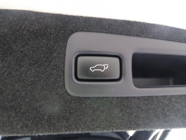 ハリアー プレミアム 9インチナビ 電動リアゲート フルセグ バックカメラ ETC LEDヘッドランプ スマートキー オートマチックハイビーム 電動シート クルーズコントロール(16枚目)