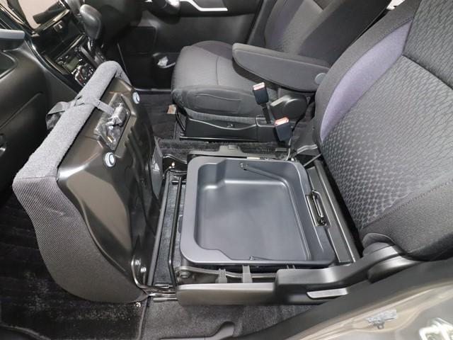 ソリオバンディット ハイブリッドＭＶ　メモリーナビ　両側電動スライド　衝突被害軽減システム　フルセグ　ＥＴＣ　ＬＥＤヘッドランプ　スマートキー　オートクルーズコントロール　アイドリングストップ　ウオークスルー　オートライト　全方位モニター（9枚目）