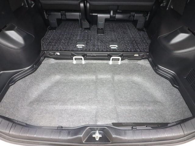 ヴォクシー ＺＳ　煌ＩＩ　８人乗り　ワンオーナー　９インチメモリーナビ　衝突被害軽減システム　両側電動スライド　フルセグ／ＤＶＤ／Ｂｌｕｅｔｏｏｔｈ　バックカメラ　ＥＴＣ　ＬＥＤヘッドランプ　スマートキー　アイドリングストップ（17枚目）