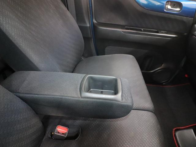 N-BOX 2トーンカラースタイル G SSパッケージ メモリーナビ 両側電動スライドドア フルセグ バックカメラ ETC車載器 スマートキーシティブレーキアクティブシステム 後席モニター(6枚目)