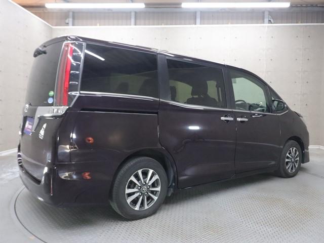 エスクァイア Gi プレミアムパッケージ 9インチメモリーナビ 後席モニター Bluetooth 両側電動スライドドア フルセグ バックカメラ ETC車載器 LEDヘッドランプ スマートキー シートヒーター クルーズコントロール(2枚目)