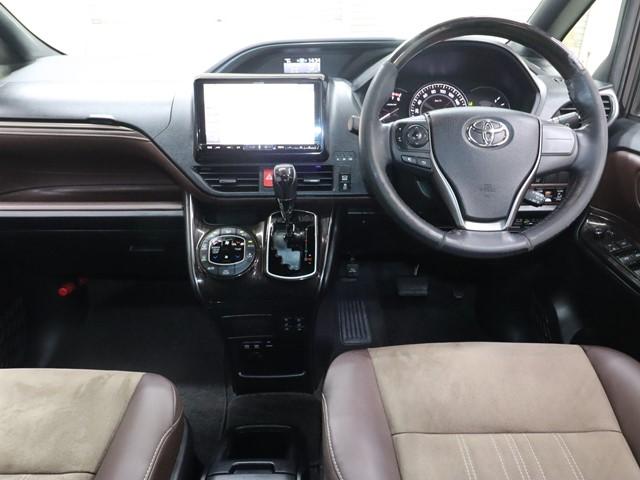 エスクァイア Gi プレミアムパッケージ 9インチメモリーナビ 後席モニター Bluetooth 両側電動スライドドア フルセグ バックカメラ ETC車載器 LEDヘッドランプ スマートキー シートヒーター クルーズコントロール(3枚目)