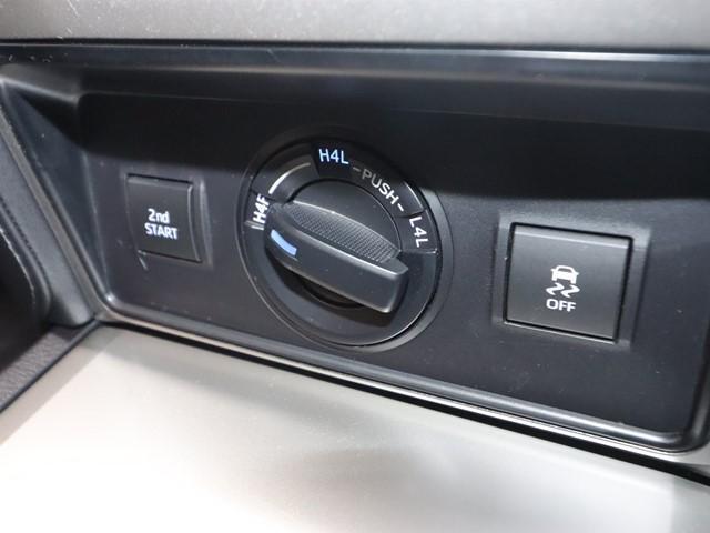 ランドクルーザープラド ＴＸ　Ｌパッケージ　マットブラックエディション　ワンオーナー　サンルーフ　禁煙車　アルパイン製メモリーナビ　衝突被害軽減システム　フルセグ　バックカメラ　ＥＴＣ　ＬＥＤヘッドランプ　電動シート　４ＷＤ　フロントカメラ　サイドカメラ　シートヒーター（31枚目）