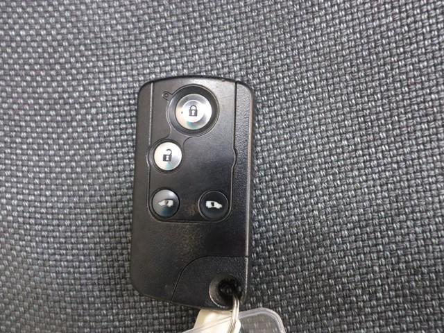 ステップワゴンスパーダ Ｚ　純正メモリーナビ　両側電動スライド　フルセグ　バックカメラ　ＥＴＣ　ＨＩＤヘッドライト　スマートキー　後席モニター　ステアリングスイッチ　ドライブレコーダー　純正アルミホイール（26枚目）