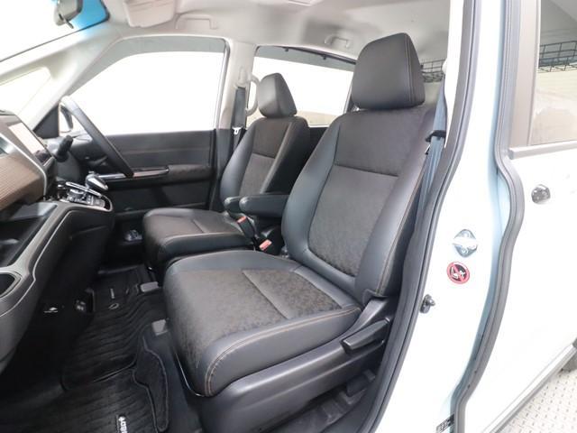 フリード＋ハイブリッド ハイブリッド・クロスター　ワンオーナー　純正９インチナビ　両側電動スライド　フルセグ　バックカメラ　ＥＴＣ　後席モニター　前後ドライブレコーダー　衝突被害軽減システム　横滑り防止　車線逸脱警報　レーダークルーズコントロール（11枚目）