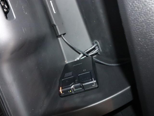 フリード＋ハイブリッド ハイブリッド・クロスター　ワンオーナー　純正９インチナビ　両側電動スライド　フルセグ　バックカメラ　ＥＴＣ　後席モニター　前後ドライブレコーダー　衝突被害軽減システム　横滑り防止　車線逸脱警報　レーダークルーズコントロール（28枚目）