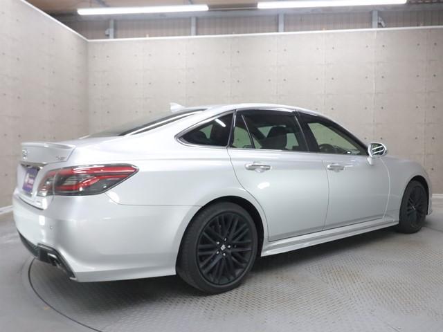 クラウンハイブリッド ＲＳ　リミテッドＩＩ　ワンオーナー　メモリーナビ　フルセグ　バックカメラ　ＥＴＣ２．０　ＬＥＤヘッドランプ　スマートキー　電動シート　ブラインドスポットモニター　前後ドライブレコーダー　純正アルミホイール（3枚目）