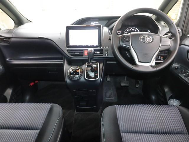 ヴォクシー ZS 8人乗り 9インチメモリーナビ 片側電動スライド フルセグ/DVD/Bluetooth バックカメラ ETC スマートキー アイドリングストップ 純正アルミホイール 記録簿(5枚目)