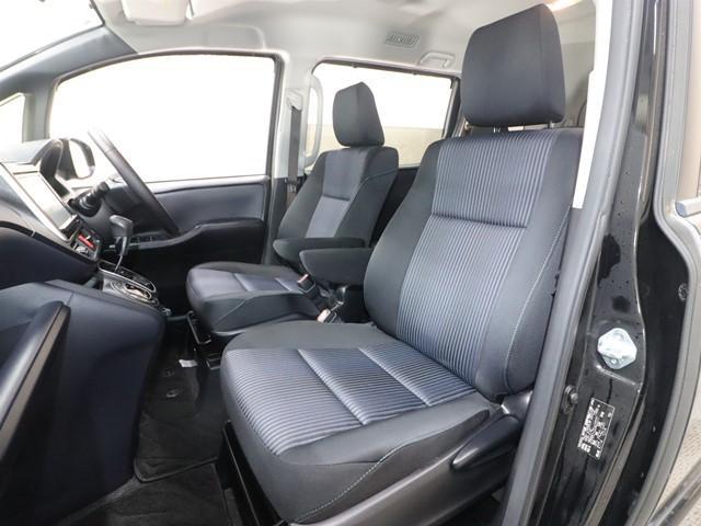 ヴォクシー ZS 8人乗り 9インチメモリーナビ 片側電動スライド フルセグ/DVD/Bluetooth バックカメラ ETC スマートキー アイドリングストップ 純正アルミホイール 記録簿(10枚目)