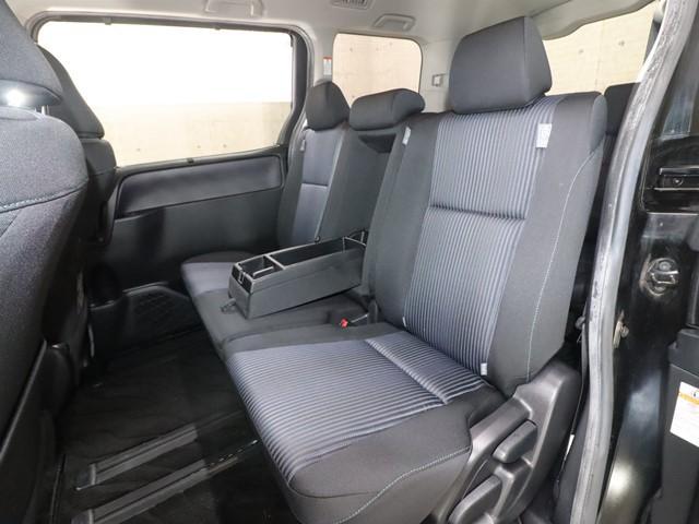 ヴォクシー ZS 8人乗り 9インチメモリーナビ 片側電動スライド フルセグ/DVD/Bluetooth バックカメラ ETC スマートキー アイドリングストップ 純正アルミホイール 記録簿(12枚目)