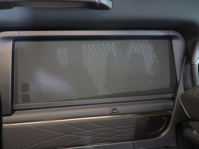 アルファードハイブリッド Ｚ　７人乗り　ワンオーナー　モデリスタエアロ　サンルーフ　メモリーナビ　後席フリップダウンモニター　両側電動スライド　電動リアゲート　フルセグ　ＥＴＣ　ＬＥＤヘッドランプ　スマートキー　電動シート（13枚目）