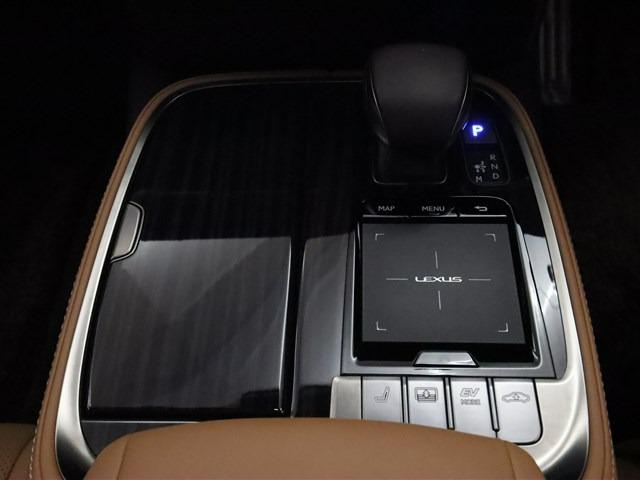 LS500h Iパッケージ 4WD メモリーナビ フルセグテレビ Bluetooth対応 全方位カメラ BSM 本革シート LEDライト ETC2.0 スマートキー デジタルインナーミラー アルミホイール 記録簿(18枚目)