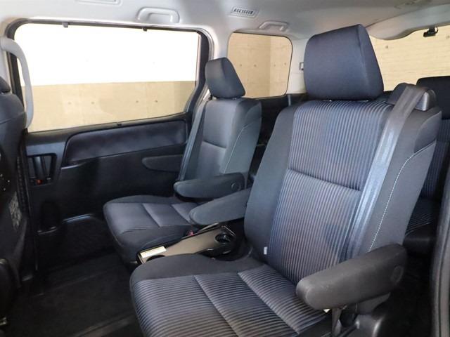 ヴォクシー ＺＳ　９インチナビ　フルセグ　バックカメラ　両側電動スライドドア　後席モニターＥＴＣ車載器　ＬＥＤヘッドライト　コーナーセンサー（12枚目）