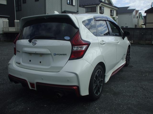 ノート ｅ－パワーニスモ　ブラックリミテッド　ニスモスポーツ純正ナビＴＶブルートゥースフルセグアラウンドビューモニターエマージェンシーブレーキコーナーセンサーＬＥＤライトヒーター付きＤミラードラレコ前後（8枚目）