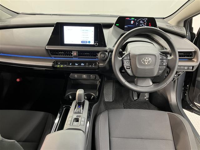プリウス G 全周囲カメラ付メモリーナビ シートヒーター Bluetooth 前後ドラレコ 追従クルコン ブラインドスポットM レーンキープA 衝突軽減・横滑り&盗難防止装置 ETC 全国トヨタ店対応ロングラン保証(5枚目)