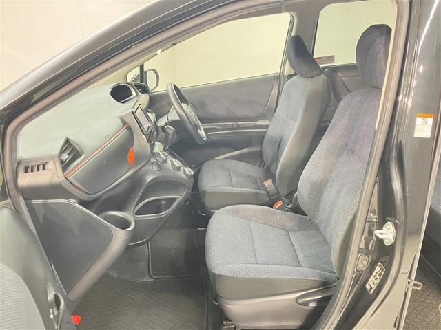 充実の装備が揃った中古車で快適なカーライフを。豊富な機能で便利さを追求し、使いやすさと安心感を提供します。安全性と快適性を追求した整備済み車両で、心地よいドライブをお楽しみください。