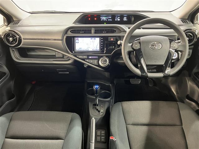 アクア Ｓスタイルブラック　ＡＵＸ端子　記録簿あり　バックモニタ－　ナビＴＶ　イモビライザー　スマートキープッシュスタート　１オーナー　ＥＴＣ付き　Ｗエアバッグ　キーフリ　メモリーナビゲーション　ドラレコ付き　横滑り防止装置付き（5枚目）