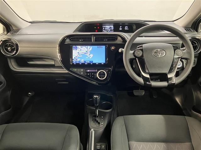 アクア Ｓスタイルブラック　ＡＵＸ端子　バックモニタ－　地デジフルセグ　ナビＴＶ　イモビライザー　ＬＥＤライト　スマートキープッシュスタート　ＥＴＣ付き　Ｗエアバッグ　キーフリ　メモリーナビゲーション　横滑り防止装置付き　ＡＢＳ（5枚目）