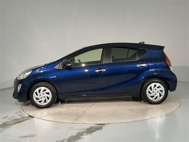 アクア Ｓスタイルブラック　ＡＵＸ端子　バックモニタ－　地デジフルセグ　ナビＴＶ　イモビライザー　スマートキープッシュスタート　１オーナー　ＥＴＣ付き　Ｗエアバッグ　キーフリ　メモリーナビゲーション　横滑り防止装置付き　ＡＢＳ（2枚目）