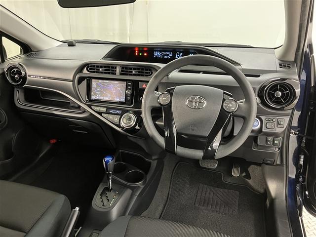 アクア Ｓスタイルブラック　ＡＵＸ端子　バックモニタ－　地デジフルセグ　ナビＴＶ　イモビライザー　スマートキープッシュスタート　１オーナー　ＥＴＣ付き　Ｗエアバッグ　キーフリ　メモリーナビゲーション　横滑り防止装置付き　ＡＢＳ（5枚目）