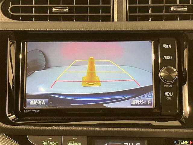 アクア Ｓスタイルブラック　ＡＵＸ端子　バックモニタ－　地デジフルセグ　ナビＴＶ　イモビライザー　スマートキープッシュスタート　１オーナー　ＥＴＣ付き　Ｗエアバッグ　キーフリ　メモリーナビゲーション　横滑り防止装置付き　ＡＢＳ（8枚目）