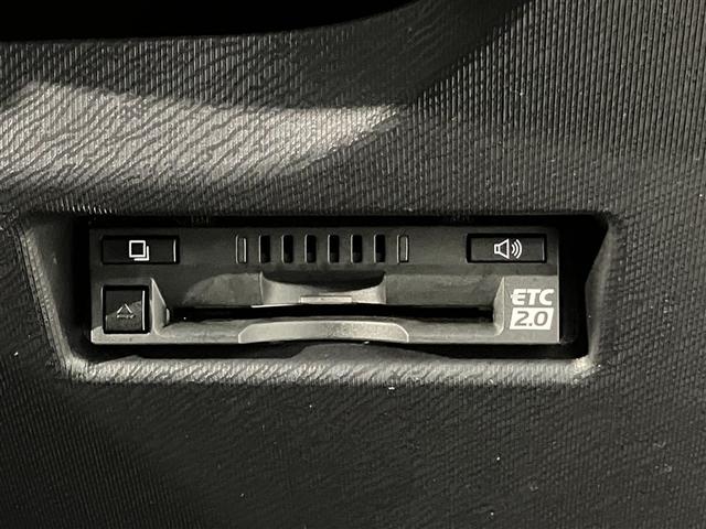 アクア Ｓスタイルブラック　ＡＵＸ端子　バックモニタ－　地デジフルセグ　ナビＴＶ　イモビライザー　スマートキープッシュスタート　１オーナー　ＥＴＣ付き　Ｗエアバッグ　キーフリ　メモリーナビゲーション　横滑り防止装置付き　ＡＢＳ（11枚目）