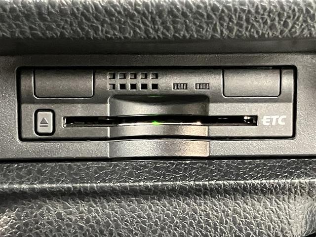 ノア Ｓｉ　１オーナー　地デジ　ＤＶＤ視聴可　点検記録簿　ＬＥＤヘットライト　ＥＴＣ付き　横滑り防止機能　ナビＴＶ　三列シート　ＡＷ　ＡＡＣ　パワーウインドウ　メモリーナビ　ＡＢＳ　ミュージックプレイヤー接続可（10枚目）
