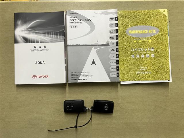 アクア S 純正メモリーナビ Bluetooth 地デジTV バックガイド付きカメラ 横滑り防止・盗難防止装置 スマートキー ドライブレコーダー ETC車載器 50000km 全国トヨタ店対応ロングラン保証(16枚目)