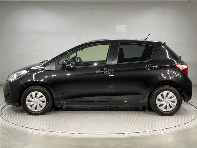 ヴィッツ Ｆ　トヨタ純正メモリーナビ　Ｂｌｕｅｔｏｏｔｈ　地デジＴＶ　衝突軽減・横滑り防止・キーレスエントリー　エコアイドル　ＡＴハイビーム　ドライブレコーダー　ＥＴＣ車載器　全国トヨタ店対応ロングラン保証（2枚目）