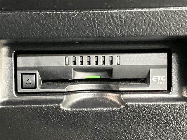 ヴィッツ Ｆ　トヨタ純正メモリーナビ　Ｂｌｕｅｔｏｏｔｈ　地デジＴＶ　衝突軽減・横滑り防止・キーレスエントリー　エコアイドル　ＡＴハイビーム　ドライブレコーダー　ＥＴＣ車載器　全国トヨタ店対応ロングラン保証（8枚目）