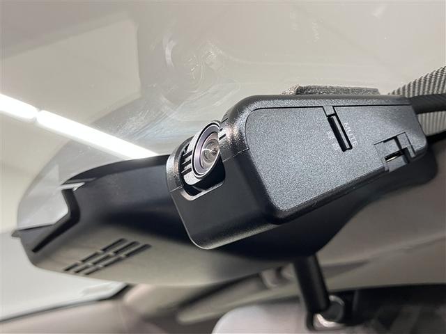 ヴィッツ Ｆ　トヨタ純正メモリーナビ　Ｂｌｕｅｔｏｏｔｈ　地デジＴＶ　衝突軽減・横滑り防止・キーレスエントリー　エコアイドル　ＡＴハイビーム　ドライブレコーダー　ＥＴＣ車載器　全国トヨタ店対応ロングラン保証（9枚目）