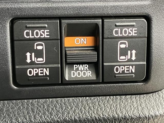 ヴォクシー ＺＳ　煌ＩＩ　１８０００ｋｍ　大型純正メモリーナビ　後席モニタ　地デジ　Ｂｌｕｅｔｏｏｔｈ　両側電スラドア　衝突軽減・横滑防止・盗難防止装置　レーンキープアシスト　ドラレコ　クルコン　全国トヨタ店対応ロングラン保証（11枚目）