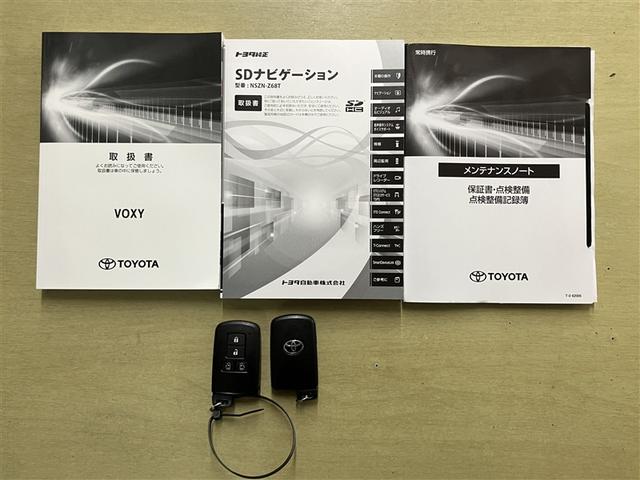 ヴォクシー ＺＳ　煌ＩＩ　１８０００ｋｍ　大型純正メモリーナビ　後席モニタ　地デジ　Ｂｌｕｅｔｏｏｔｈ　両側電スラドア　衝突軽減・横滑防止・盗難防止装置　レーンキープアシスト　ドラレコ　クルコン　全国トヨタ店対応ロングラン保証（23枚目）