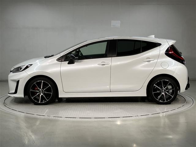 アクア GRスポーツ 全周囲カメラ付大型画面 Bluetooth トヨタ純正ドラレコ内蔵デジタルインナーミラー 衝突軽減・横滑り防止・盗難防止装置 レーンキープアシスト ETC スマートキー 全国トヨタ店対応ロングラン保証(2枚目)