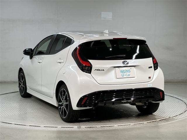 アクア GRスポーツ 全周囲カメラ付大型画面 Bluetooth トヨタ純正ドラレコ内蔵デジタルインナーミラー 衝突軽減・横滑り防止・盗難防止装置 レーンキープアシスト ETC スマートキー 全国トヨタ店対応ロングラン保証(4枚目)