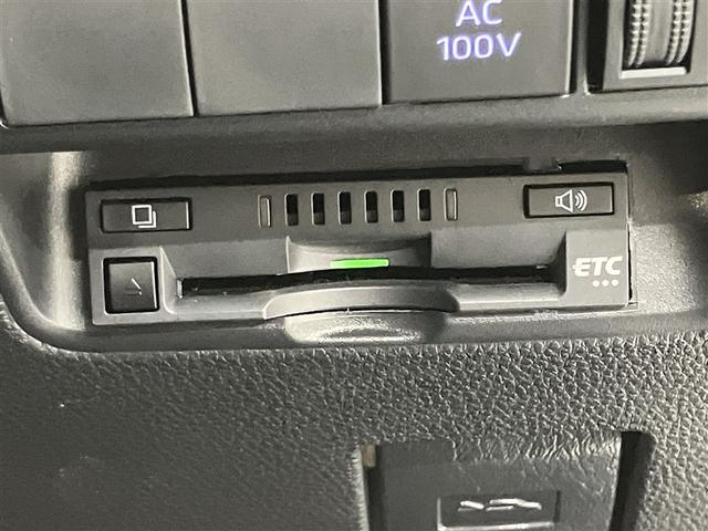 アクア GRスポーツ 全周囲カメラ付大型画面 Bluetooth トヨタ純正ドラレコ内蔵デジタルインナーミラー 衝突軽減・横滑り防止・盗難防止装置 レーンキープアシスト ETC スマートキー 全国トヨタ店対応ロングラン保証(11枚目)